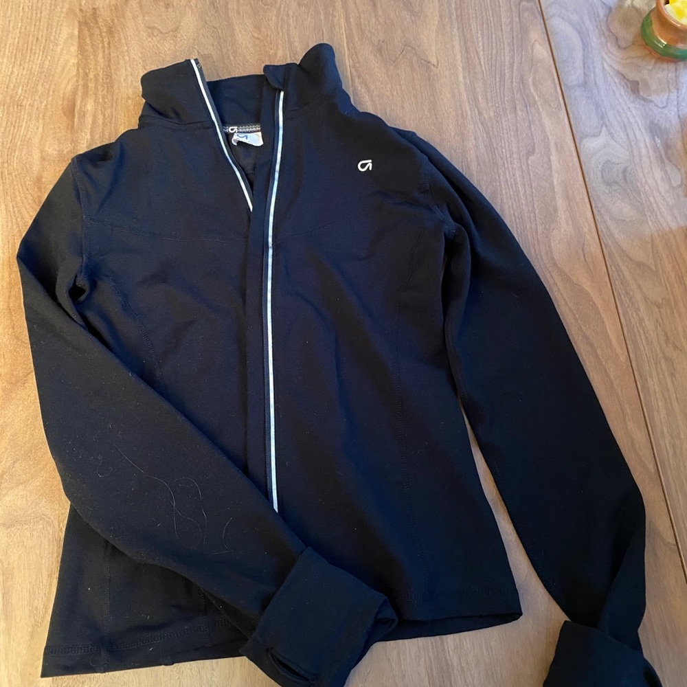 Great athletic long sleeve black jersey top